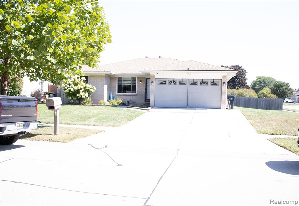 Crystal Dr, Sterling Heights, MI 48310