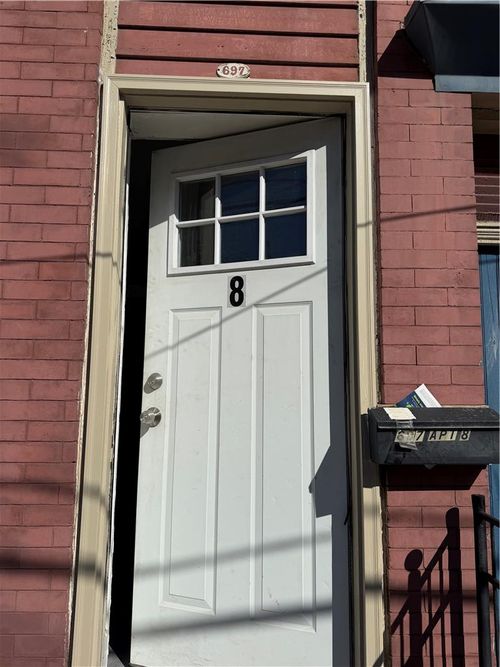 8-697 Ferry St, EASTON, PA, 18042-4423 | Card Image