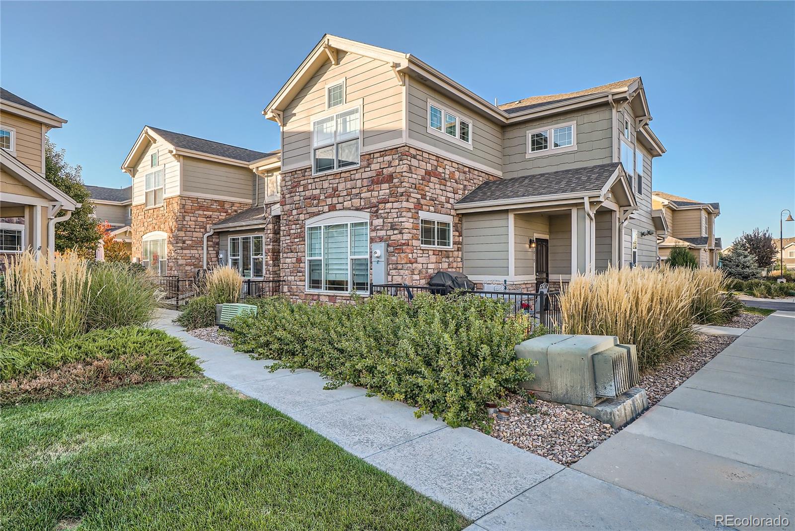 1810 S Buchanan Circle, For Sale in Aurora Zoocasa