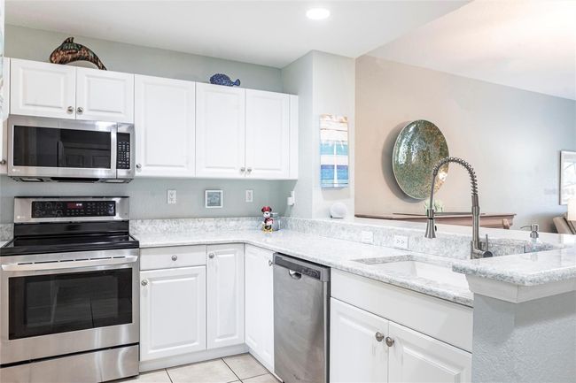 APT-202 - 6334 Grand Oak Cir, Condo with 2 bedrooms, 2 bathrooms and null parking in BRADENTON FL | Image 5
