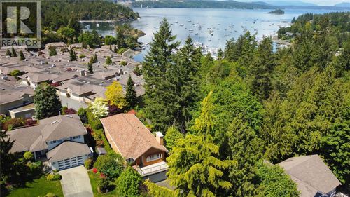 6912 Bayside Pl, Brentwood Bay, BC, V8M1B2 | Card Image