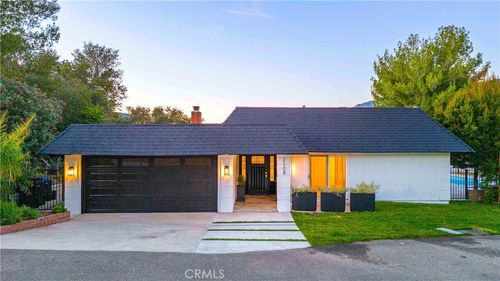 2108 El Arbolita, Glendale, CA, 91208 | Card Image