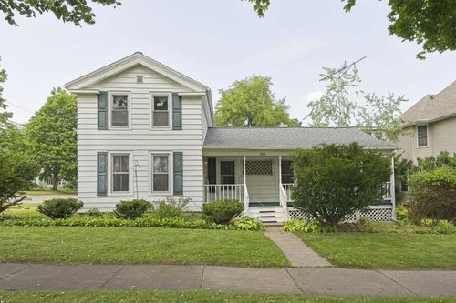 332 4th Ave, Baraboo, WI, 53913-2029 | Card Image