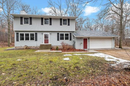 1320 Norcrest Ave N, Stillwater, MN, 55082-1726 | Card Image