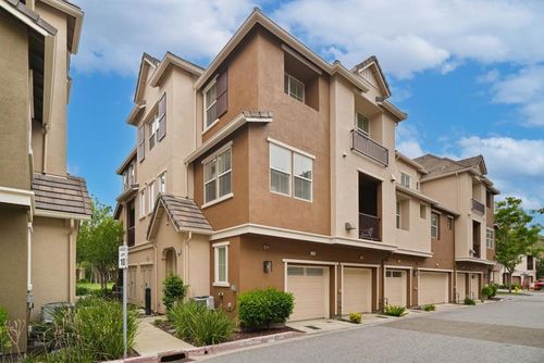 1099 Westbury Drive, San Jose, CA, 95131 | Card Image