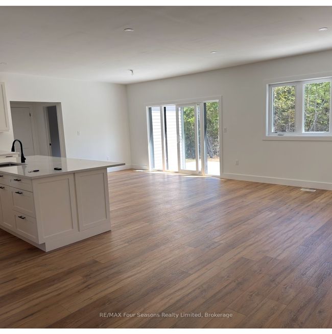 31 Trillium Cross, House other with 3 bedrooms, 2 bathrooms and 6 parking in Lions Head ON | Image 6