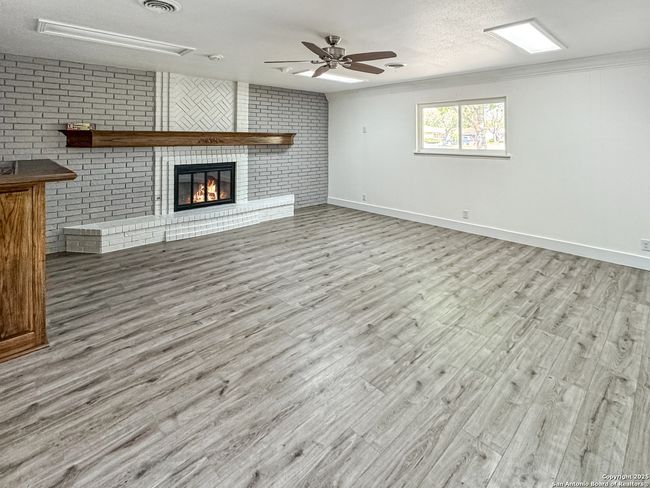 5102 Crown Ln, House other with 3 bedrooms, 2 bathrooms and null parking in Kirby TX | Image 14
