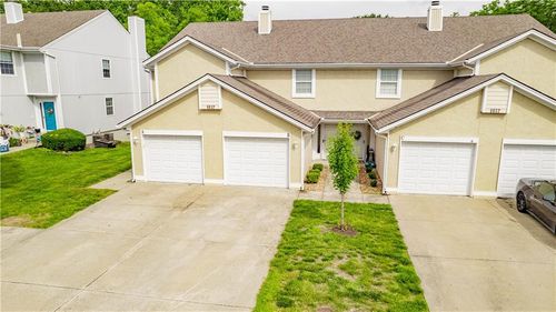 b-4612 Ne Whispering Winds Dr, Lees Summit, MO, 64064-1781 | Card Image