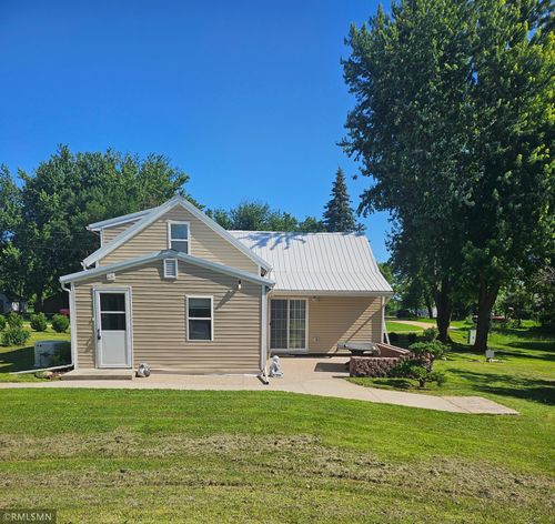315 Rochester Ave, Montevideo, MN, 56265-4560 | Card Image