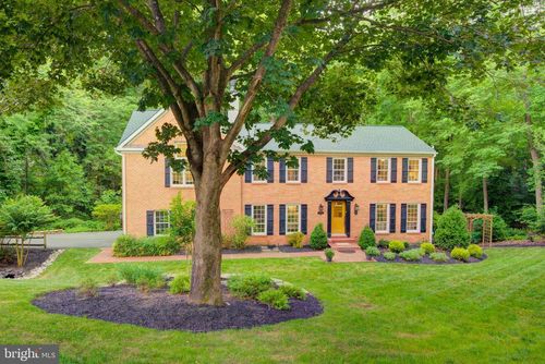 11714 Lariat Ln, Oakton, VA, 22124-2323 | Card Image