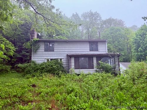 31 Jackson Dr, Trumbull, CT, 06611-1423 | Card Image