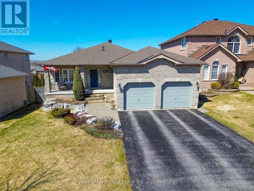 68 Silver Trail S, Barrie (Ardagh), ON, L4N3P2 | Card Image
