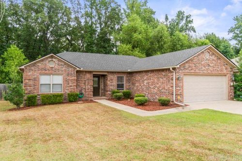 75 Huntington Court, Austin, AR, 72007-8135 | Card Image