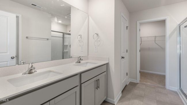 Bathroom | Image 23