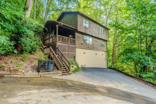 937 Ski Mountain Rd, Gatlinburg, TN, 37738-3905 | Card Image