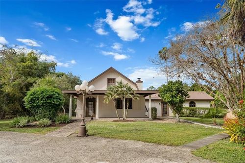 565 3rd St Sw, Naples, FL, 34117-2100 | Card Image