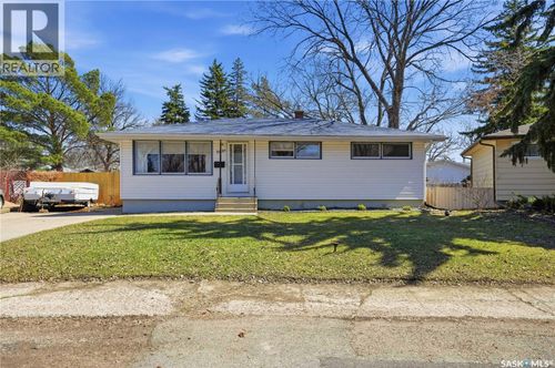 709 E Inver Cres, Regina, SK, S4N2K7 | Card Image