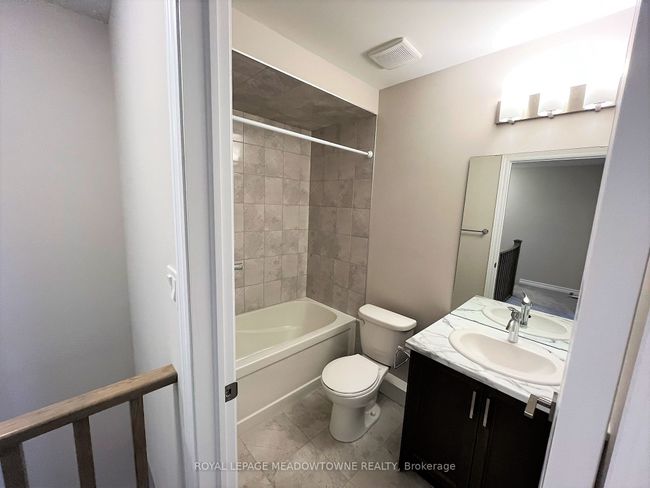 146 - 445 Ontario St S, Condo with 3 bedrooms, 3 bathrooms and 1 parking in Milton ON | Image 13
