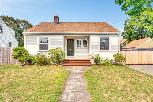 108 Rice St, Pawtucket, RI, 02861-1579 | Card Image