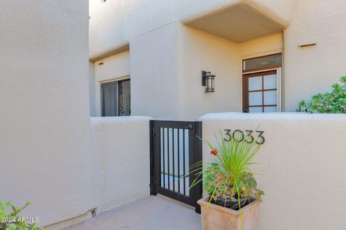 3033 E Rose Ln, Phoenix, AZ, 85016-2205 | Card Image