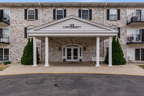 105-125 N University Drive, West Bend, WI, 53095 | Card Image