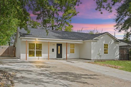 10211 Glenmawr Dr, Houston, TX, 77075-3309 | Card Image