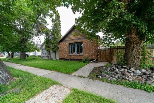 444 12 Street Se, Medicine Hat, AB, T1A1V8 | Card Image
