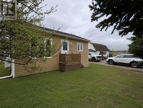 9 Fairview St, Lewisporte, NL, A0G3A0 | Card Image