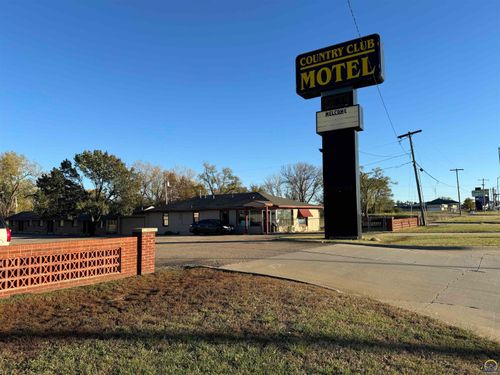 3732 Sw Topeka Blvd, Topeka, KS, 66609-1286 | Card Image