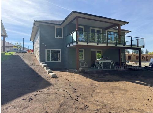 {{alt}} | Card Image