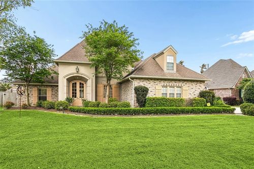 56 Robyn Pl, Mandeville, LA, 70471-3347 | Card Image
