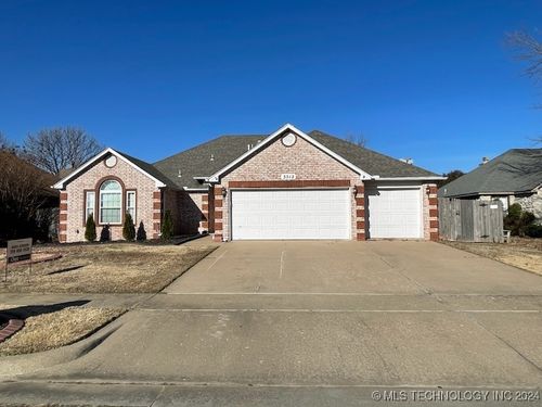 3512 E Oakridge Street, Broken Arrow, OK, 74014 | Card Image