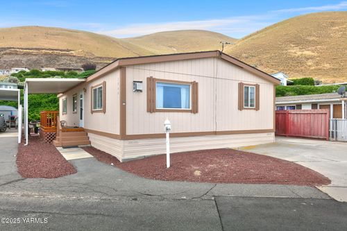 unit-1048-300 Alps Rd, Moxee, WA, 98936-9520 | Card Image