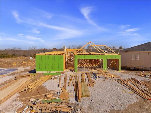 25104 W 141st Ter, Olathe, KS, 66061-7663 | Card Image