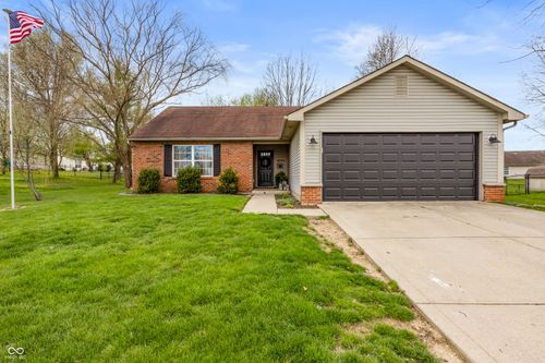 434 Driftwood Ct, Franklin, IN, 46131-7944 | Card Image