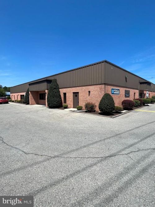 5-1051 E E Main Street, WAYNESBORO, PA, 17268 | Card Image