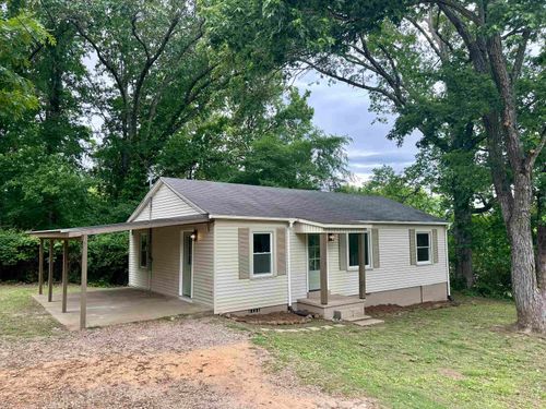 147 Westwood Cir, Selmer, TN, 38375-1420 | Card Image