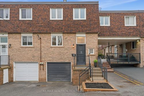 39-39 The Carriage Way, Thornhill, ON, L3T4V1 | Card Image