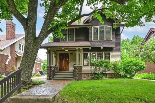 6824 Cedar Street, Wauwatosa, WI, 53213 | Card Image