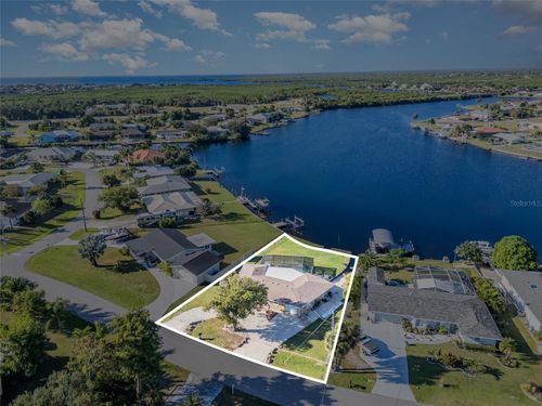 3435 Pinetree St, PORT CHARLOTTE, FL, 33952-7941 | Card Image
