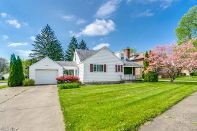 1921 Tremont Avenue Sw, House other with 3 bedrooms, 2 bathrooms and null parking in Massillon OH | Image 1