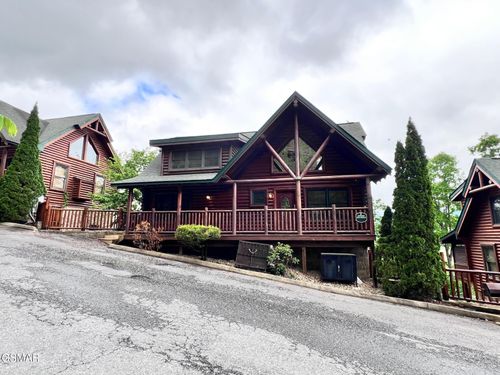 1726 Summit View Way, Pigeon Forge, TN, 37862 | Card Image