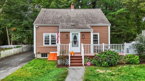 20 Cooks Ln, Bellingham, MA, 02019-2203 | Card Image