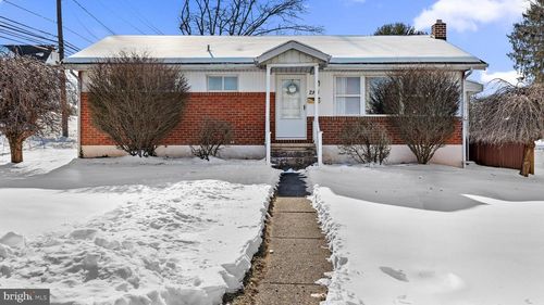 2103 Logan St, CAMP HILL, PA, 17011-3847 | Card Image