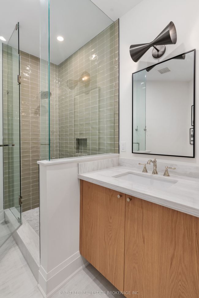 271 Codrington St, House other with 4 bedrooms, 5 bathrooms and 2 parking in Barrie ON | Image 38