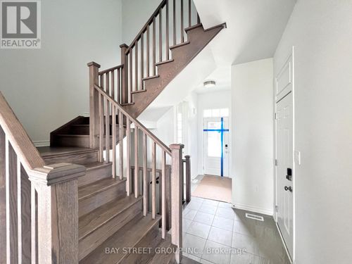 127 Leslie Richard Street, Markham, ON, L6C3S9 | Card Image