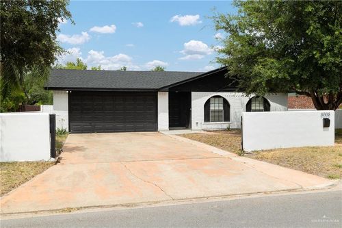 3008 N 1st St, McAllen, TX, 78501-9490 | Card Image