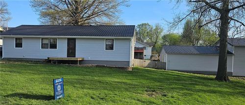 104 W Cedar St, Waverly, MO, 64096-8172 | Card Image