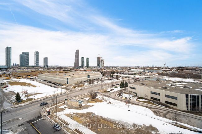 911 - 60 Honeycrisp Cres, Condo with 2 bedrooms, 1 bathrooms and null parking in Concord ON | Image 26