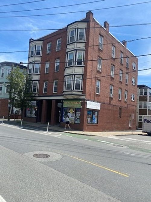 3-208A Washington St, Somerville, MA, 02143-3127 | Card Image